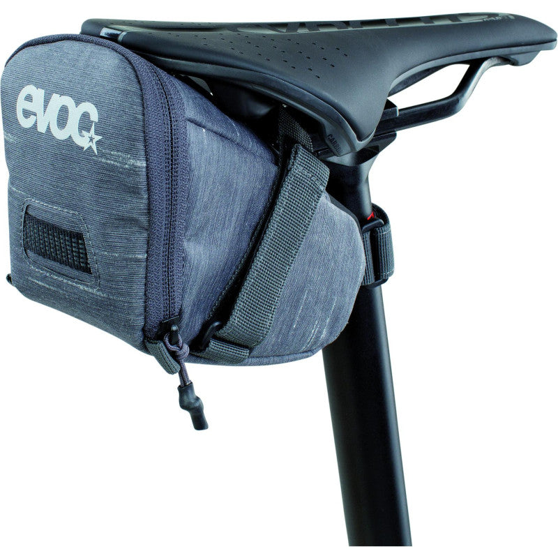 EVOC Bolsa de Selim Tour L 1L | Carbon Grey, 97g e Fixação Velcro