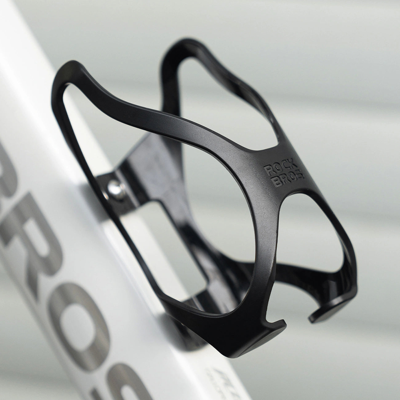 Porta Bidon Preto Ultra-Leve – Minimalismo Racing